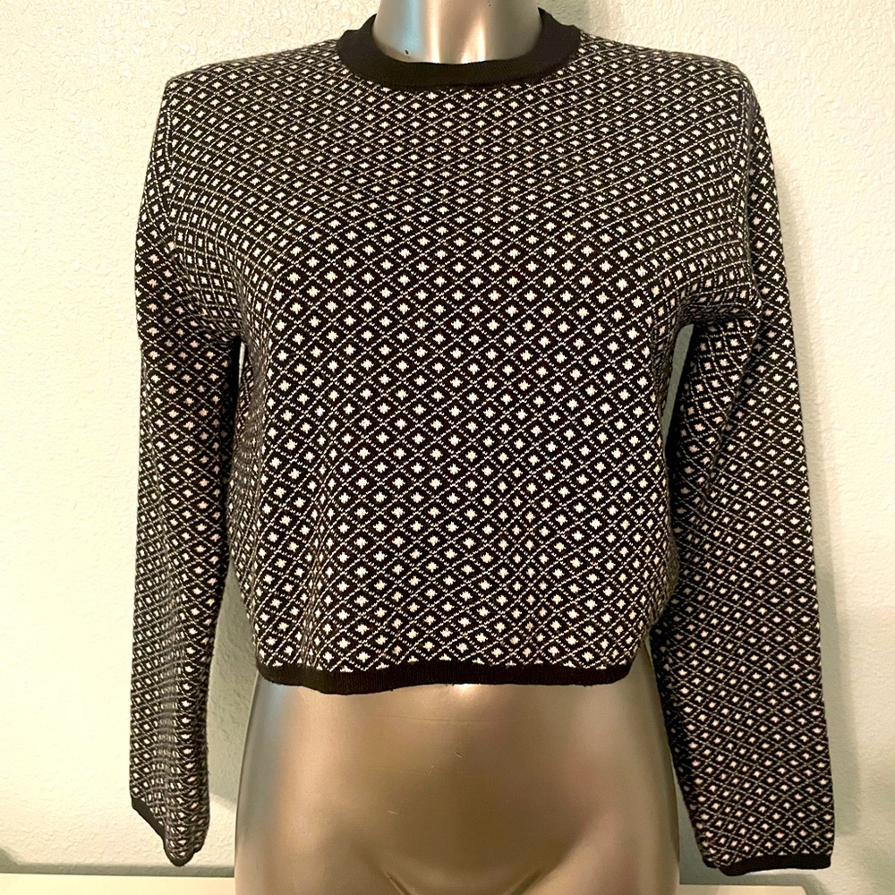 Black and White Patterned Women's Top